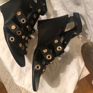 Sandro sz 8 Black sandals w/gold rings